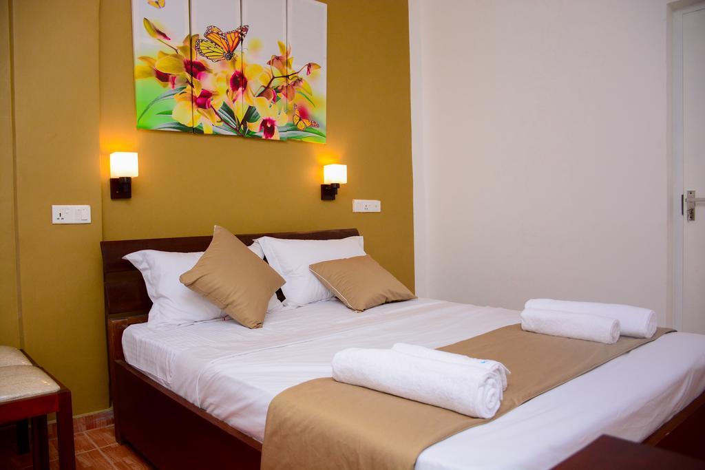 Mama Beach Villa Negombo Esterno foto