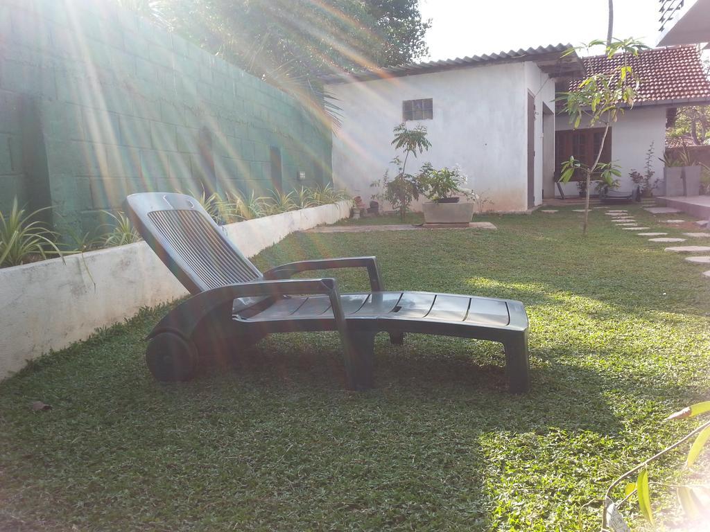 Mama Beach Villa Negombo Esterno foto