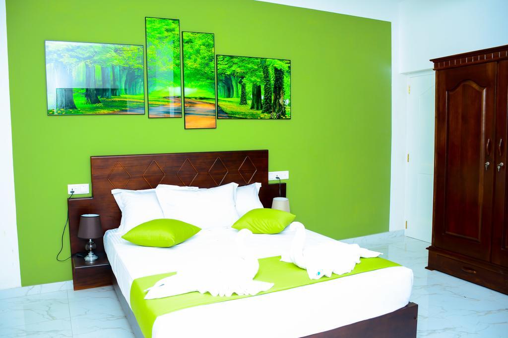 Mama Beach Villa Negombo Esterno foto