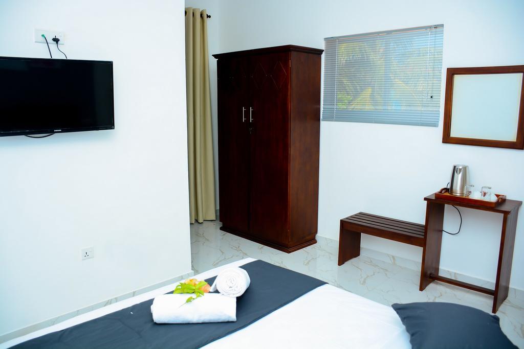 Mama Beach Villa Negombo Esterno foto